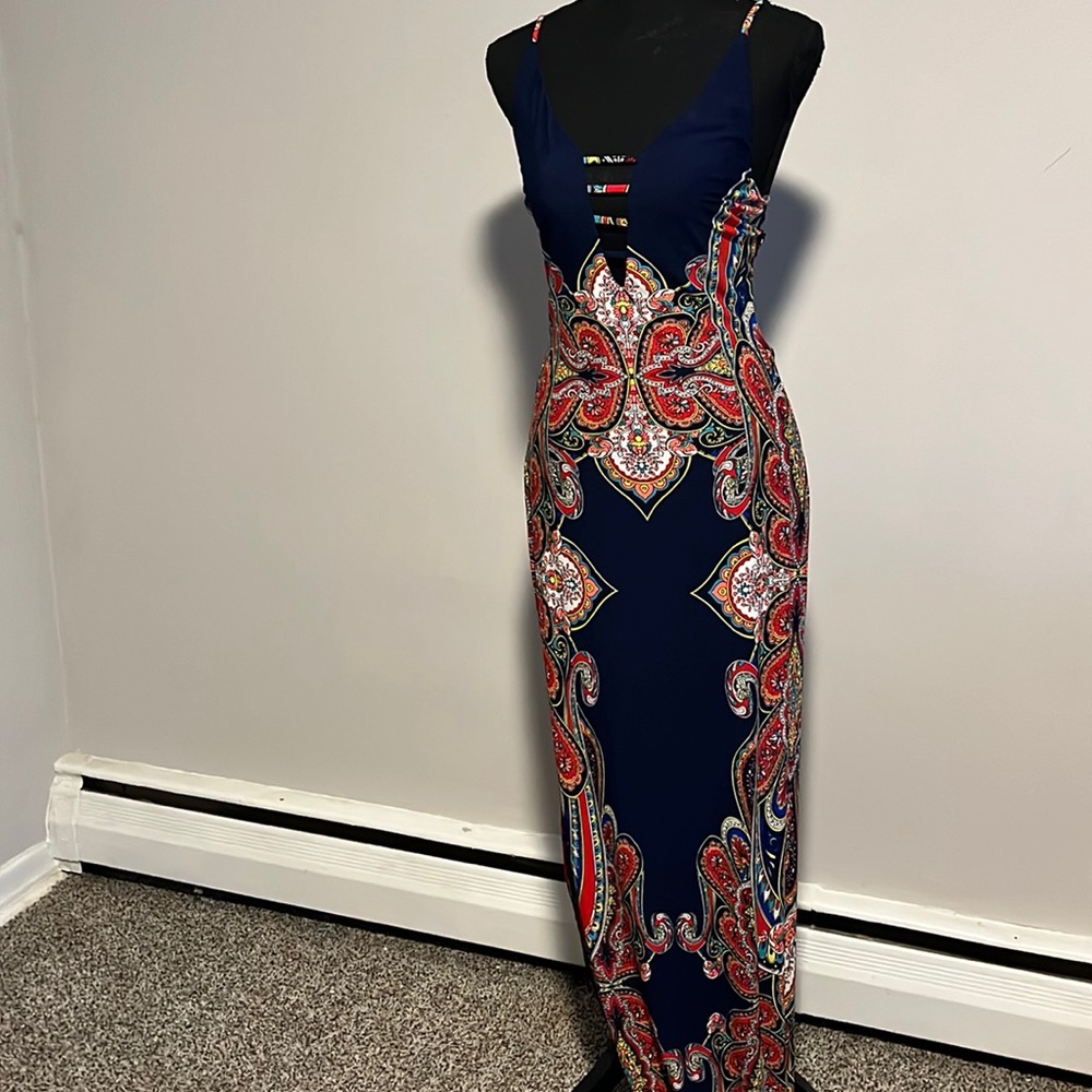 Beautiful print dress with open back and splits size large